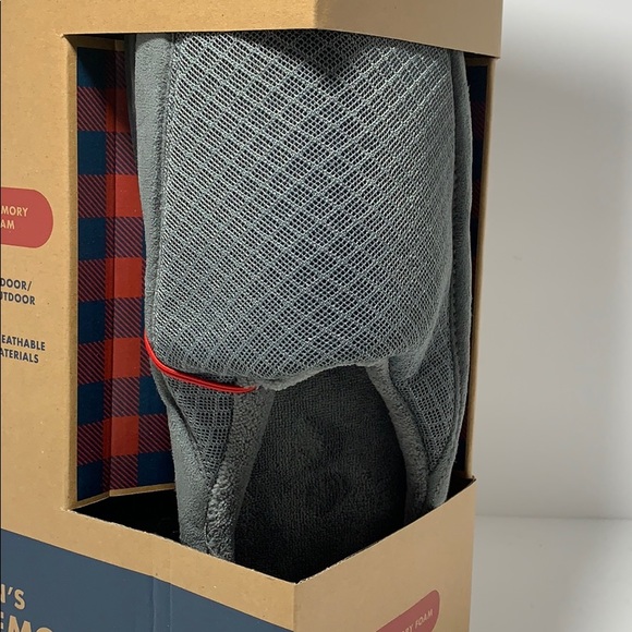 Men’s Dearfoams Memory Foam Slippers - Picture 2 of 3